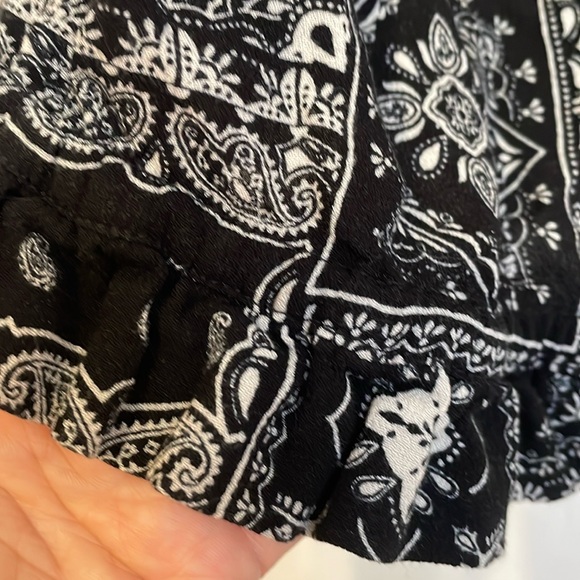 Forever 21 Bohemian Black & White Crop Top Size 2X - Picture 5 of 10